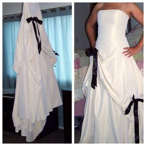 Formal Ivory Gown / Wedding or Party / Size 4
